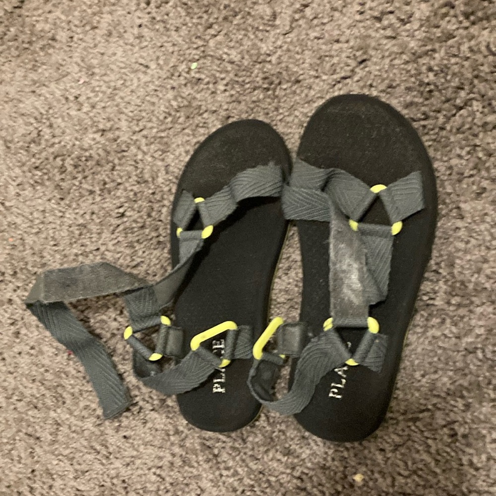 PLACE Black and Yellow Sandals